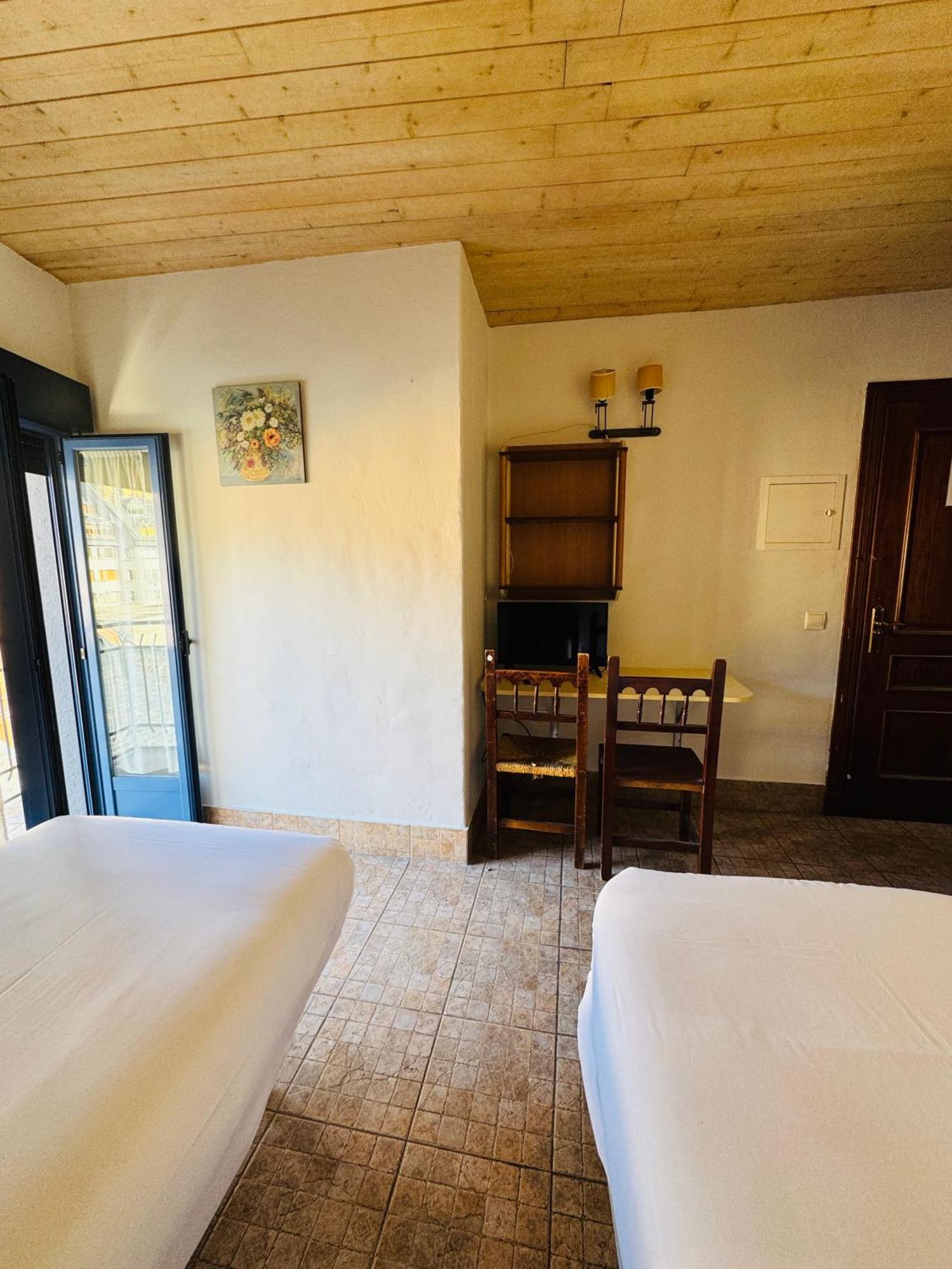 Hostal Nau Pradets Вьелья Экстерьер фото