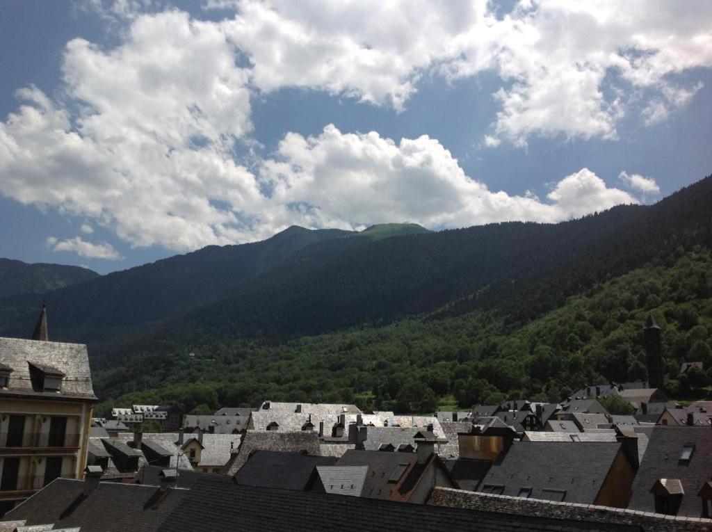 Hostal Nau Pradets Вьелья Экстерьер фото